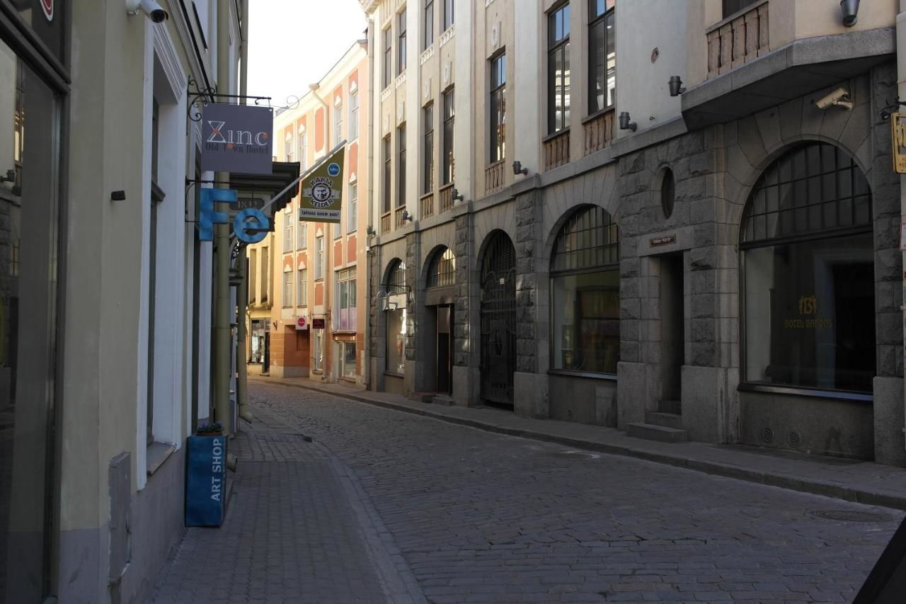 Хостелы Zinc Old Town Hostel Tallinn Таллин-40