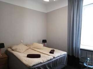 Хостелы Zinc Old Town Hostel Tallinn Таллин Двухместный номер с двуспальной кроватью и дополнительной кроватью-8