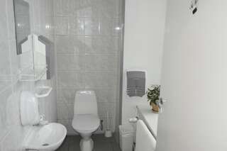 Хостелы Zinc Old Town Hostel Tallinn Таллин Трехместный номер-20